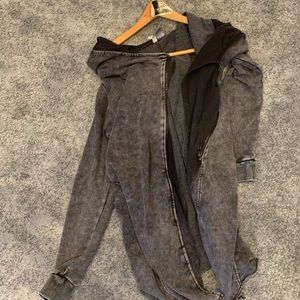 H&M Women’s DIVIDED asymmetrical hoodie with hood
